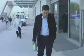 全民模仿的“社会步”原版，张嘉译走起来太帅了视频封面