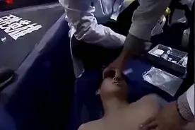 武术教练与退伍特种兵单挑，却被一脚踢晕在地，评委都看呆了！视频封面