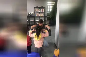 老外跟孩子们做游戏，外教给中国孩子上课合集视频封面