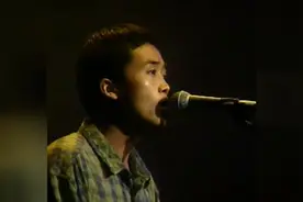 94红磡张楚《上苍保佑吃完了饭的人民》“正确地浪费剩下的时间”视频封面