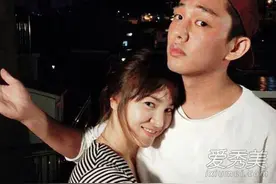 宋慧乔刘亚仁在一起了？晒多张亲密照图片