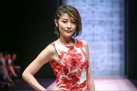 陈慧琳T台走秀炫大长腿 Marc Cain2016秋冬秀图片