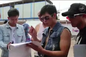 通过花絮就可以看出李炳渊在新作品里是真的玩命视频封面