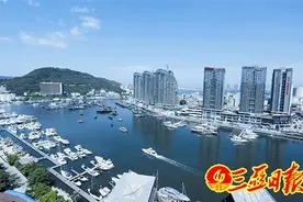 大部分渔船有序搬迁至崖州中心渔港 三亚港换新颜图片