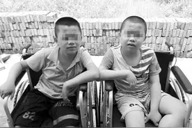 玉东两兄弟俩先后患“进行性肌营养不良”图片