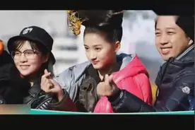 厉害了！关晓彤19岁开工作室 首签绯闻男友李宗霖