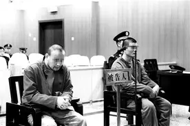 两男子挖断电缆犯过失损坏军事通信罪 获刑8个月图片