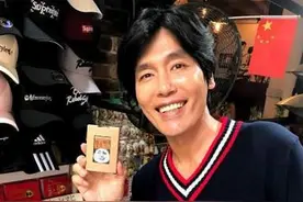 爆笑同框！“金馆长”在中国遇本人表情包火柴盒图片