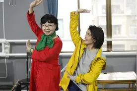 国际歌手深度体验中国，爱上中国传统文化图片