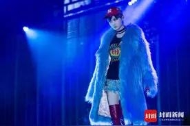 李宇春“流行”巡演成都起航 带伤上阵宠粉技能满格图片