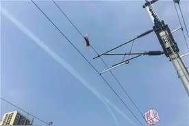 风筝掉落汉口站附近逼停动车，动车临时停车晚点38分钟图片