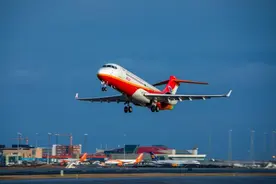 经受住十级狂风考验，ARJ21在冰岛完成大侧风试飞图片