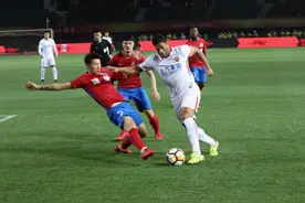 中超谁能把上港打得狼狈不堪?建业能!图片