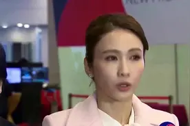 黎姿残障富豪老公近照曝光，原来黎姿每天面对的是这样的男人！视频封面