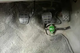 正确踩放离合踏板能平稳控制好车速，练科目二就容易多了