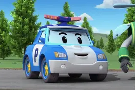 变形警车：心地善良的小娟肯定会受到很多人喜欢啊