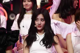 这档节目有这么多网红，四千年美女，四叶草，楼道王菲，要唱哪出图片