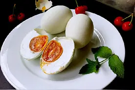 端午的味道腌油黄咸鸭蛋图片