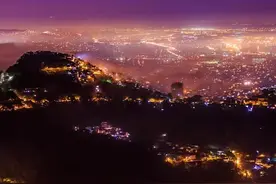 巴西里约贫民窟的夜晚，很危险也很美丽视频封面