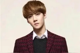 成都春熙路那个撞脸吴世勋的店主，你成功引起了我的注意！图片