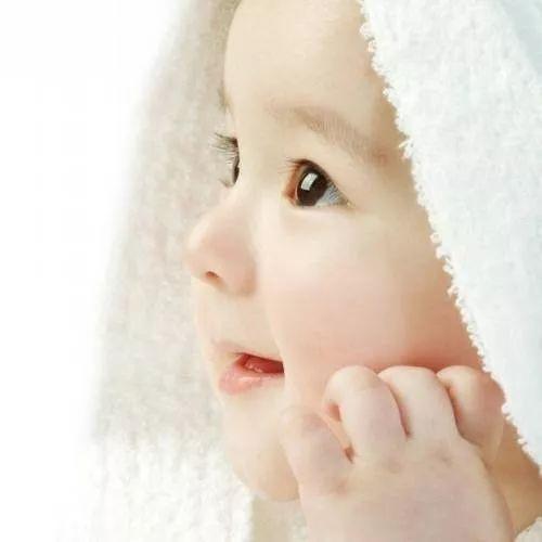先用身体乳还是先抹药