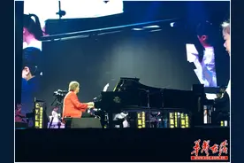 “钢琴王子”理查德·克莱德曼提前奏响2018新年“欢乐颂”图片