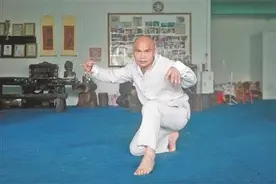 48秒劈碎150只椰子！犀利狗拳非遗却难寻传人图片