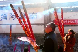孙武：烧香确实危害很大 但别只归咎于佛教图片