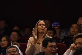 莫泰女友表情包告诉你，这场球有多荡气回肠！图片