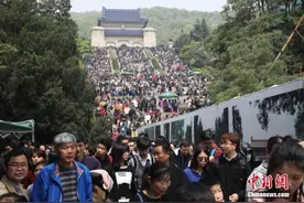 2018年清明假日中国国内旅游总人数1.01亿人次图片