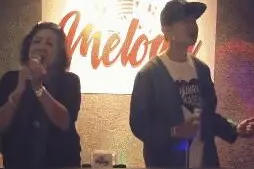 林俊杰演唱会后遗症：妈妈深情唱歌，JJ变捧哏图片