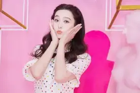 范冰冰的脸越来越歪？网友从她爸爸身上找到答案图片