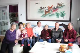 103岁太婆的长寿秘方：爱走路，笑呵呵，快乐生活图片