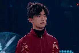 易烊千玺哭了是怎么回事 易烊千玺为什么哭真正原因介绍图片