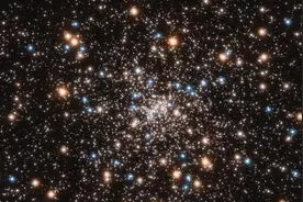 宇宙“珠宝盒”：万千星辰璀璨夺目 一片珠光宝气图片