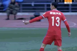 本托给卡尔德克的纸条写了啥？他赛后为何怒批刘宇？答案都在这儿！图片