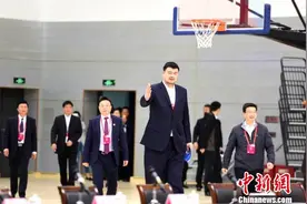 篮球裁判“国考”扬州开考 姚明亮相当“考生”图片