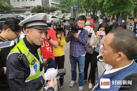 侵走非机动车道赶时间？一小时6位老司机遭起图片