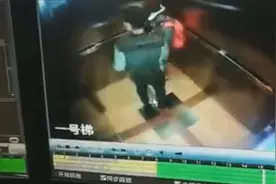 男子在电梯内对小女孩露出下体多次逼近，上海警方已介入调查图片