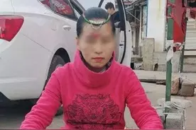 女子自称“貌美如花不想上班” 在丽江乞讨成“网红”图片