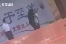 男生早恋被罚检讨怒摔话筒强吻女生 学生：在拍戏图片