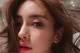 Baby凌晨3点收工晒美照 粉丝表示太心疼图片