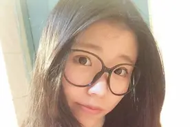 抖音上唱偶遇在沙漠的女生是谁？烟火里的尘埃歌词 郁欢个人资料图片