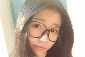 抖音上唱偶遇在沙漠的女生是谁？烟火里的尘埃歌词 郁欢个人资料图片
