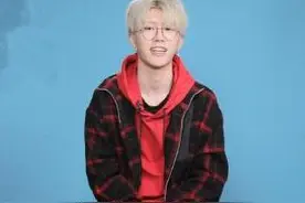范丞丞理想型女友标准 眼睛大身材好孝顺老人图片