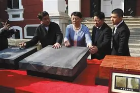 故宫“世纪大修”使用古法金砖金箔工艺 研究失传工艺图片