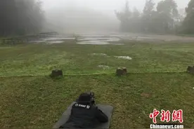 探秘特警狙击中队：百米外击中一枚子弹壳并非难事图片
