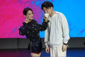 《超时空同居》定档5月18日 雷佳音佟丽娅发布会现场“互怼”图片