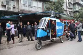 男子花5000元将三轮车改造成直升机，要上天！图片