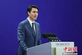 加拿大总理改变外访行程处理输油管扩建棘手纠纷图片